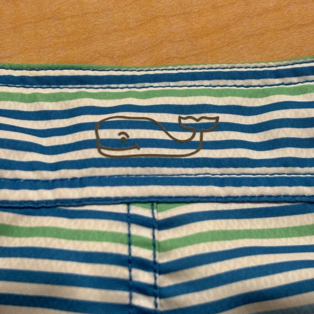 Vineyard Vines Swim Trunks Men's Size 32 Blue Striped Whale Pockets Drawstring